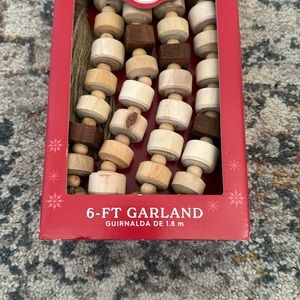 Wood 6ft garland